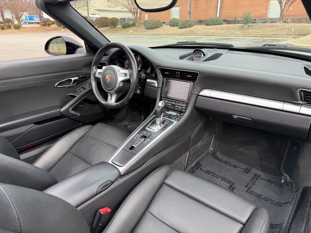 2015 Porsche 911 Image 14