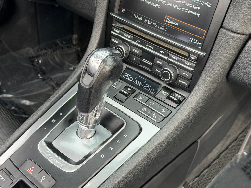 2015 Porsche 911 Image 16