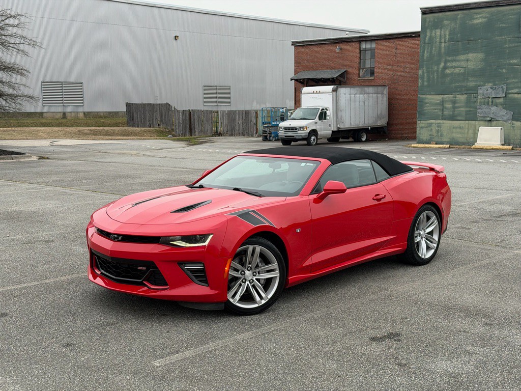 2017 Chevrolet Camaro Image 2