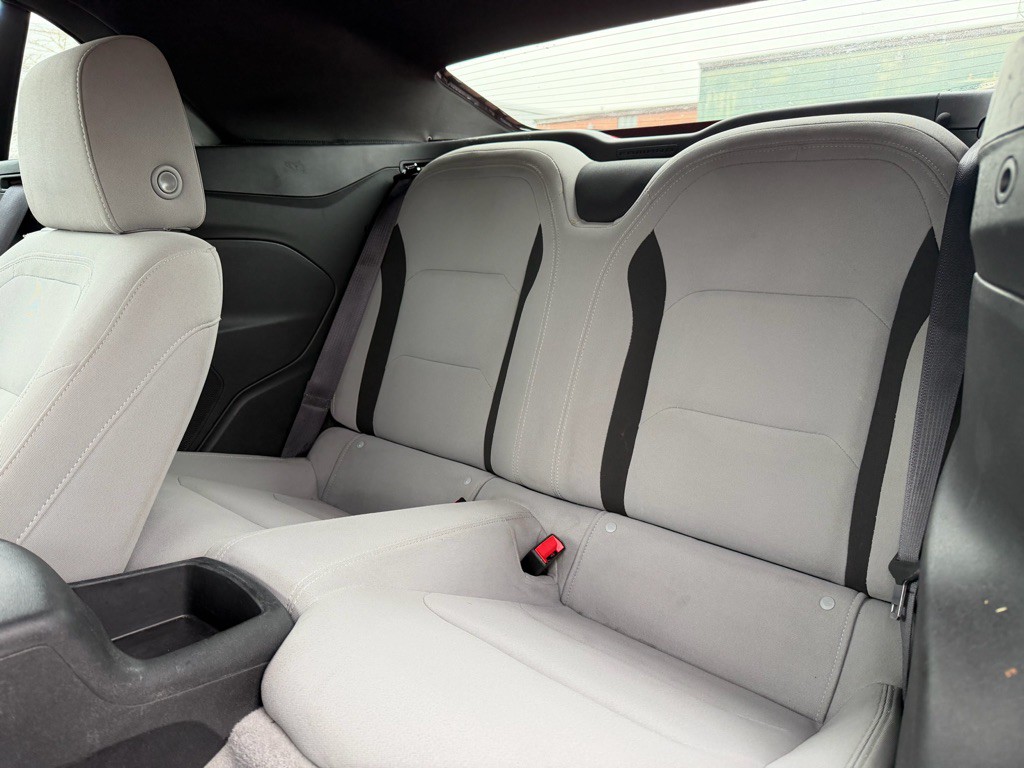 2017 Chevrolet Camaro Image 8