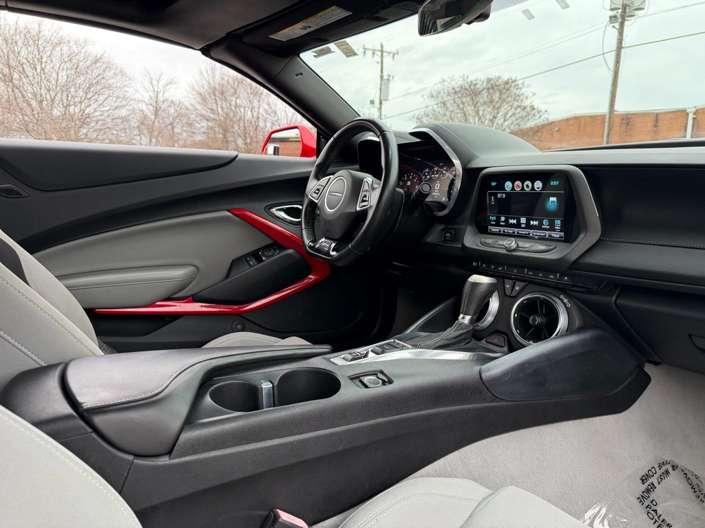2017 Chevrolet Camaro Image 9
