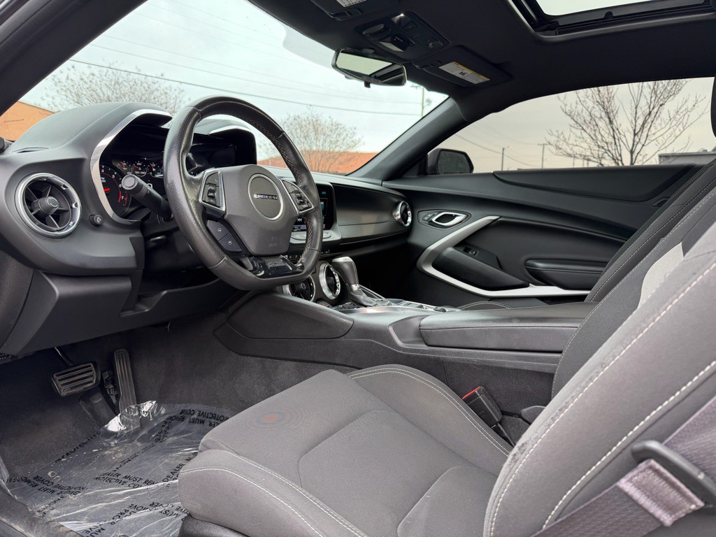 2017 Chevrolet Camaro Image 10