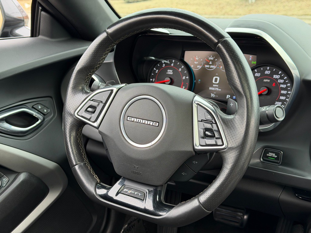 2017 Chevrolet Camaro Image 12