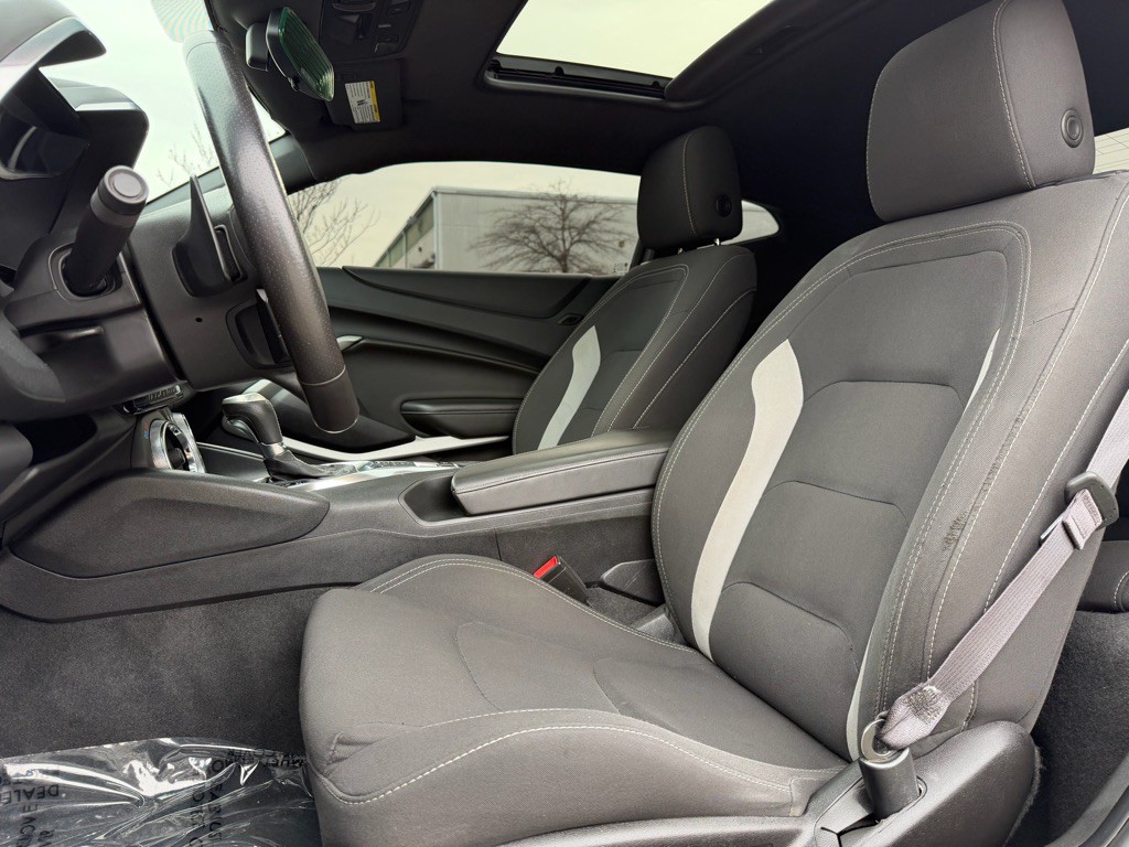 2017 Chevrolet Camaro Image 16