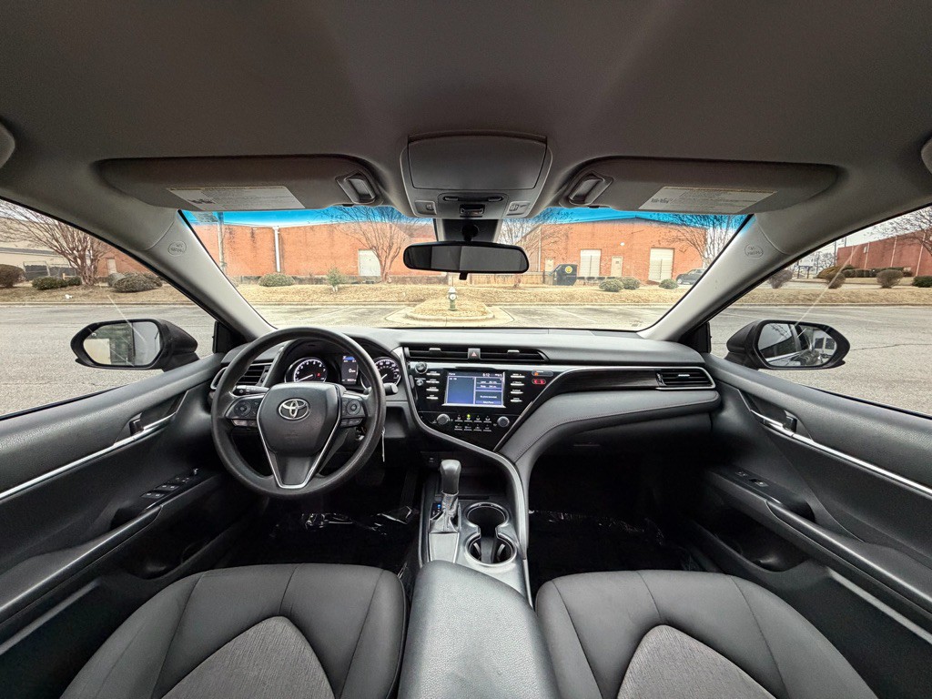 2019 Toyota Camry Image 9