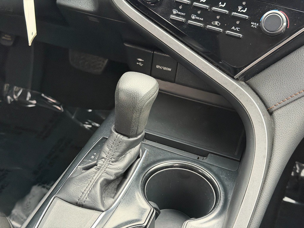 2019 Toyota Camry Image 12