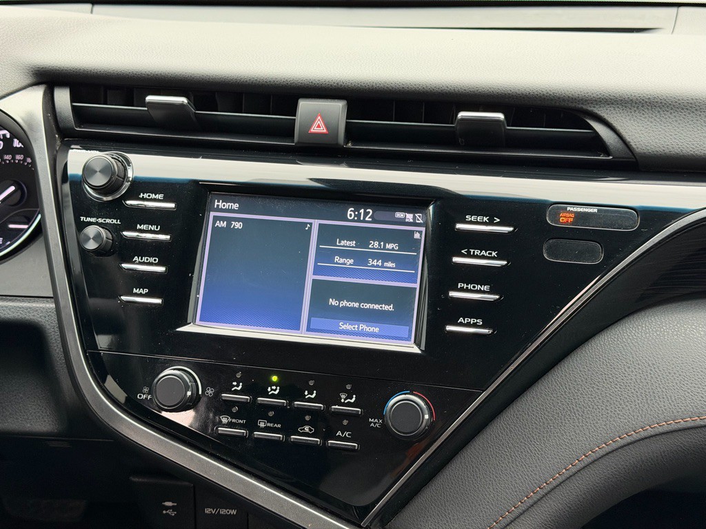 2019 Toyota Camry Image 13