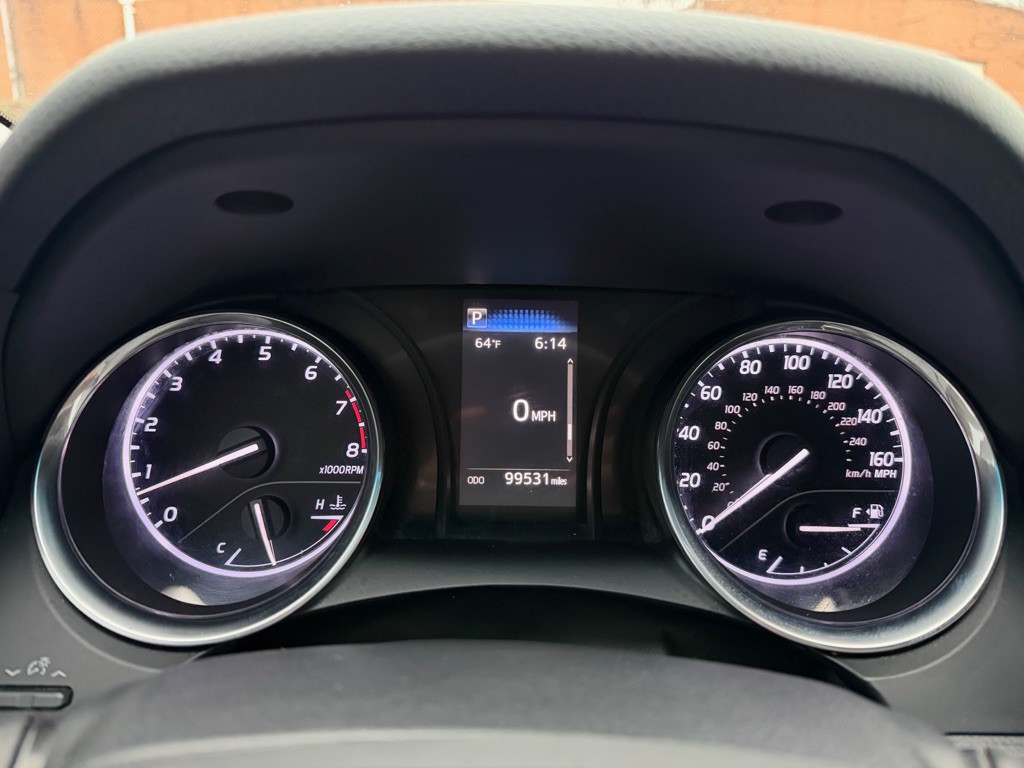 2019 Toyota Camry Image 17