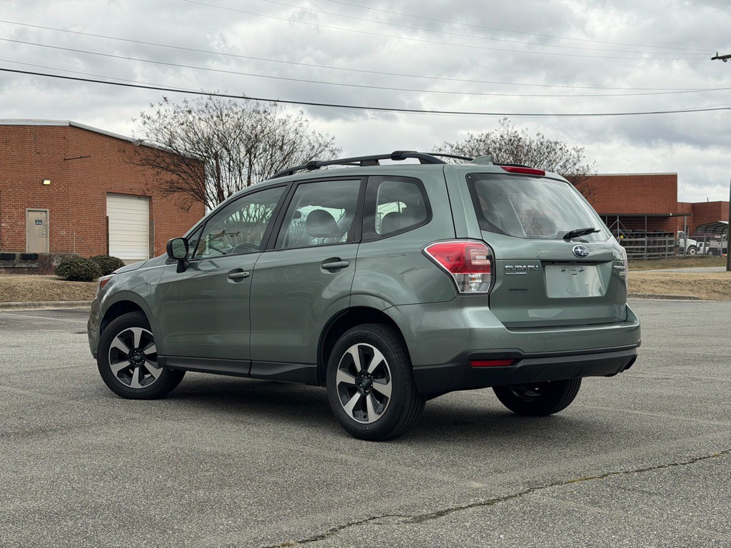 2017 Subaru Forester Image 6