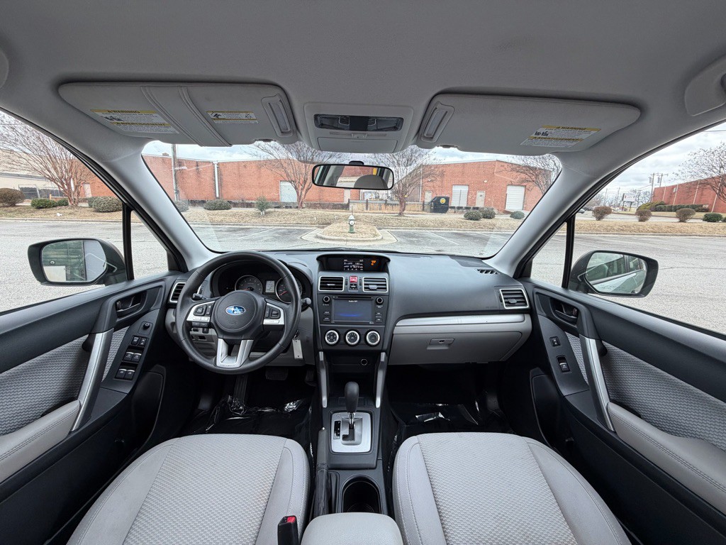 2017 Subaru Forester Image 9