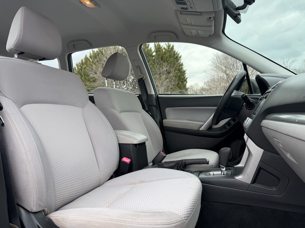 2017 Subaru Forester Image 17