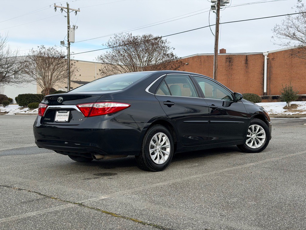2015 Toyota Camry Image 5