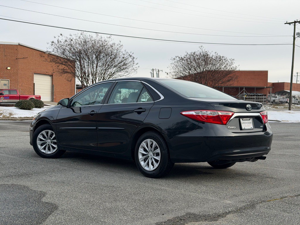 2015 Toyota Camry Image 6