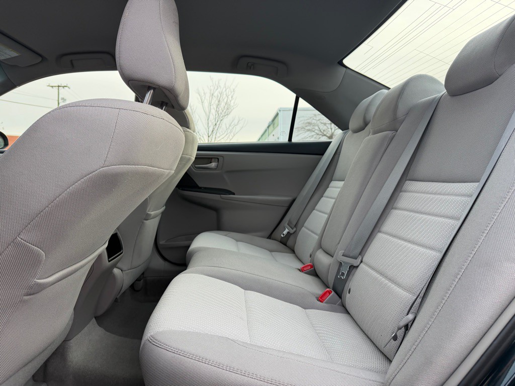 2015 Toyota Camry Image 10