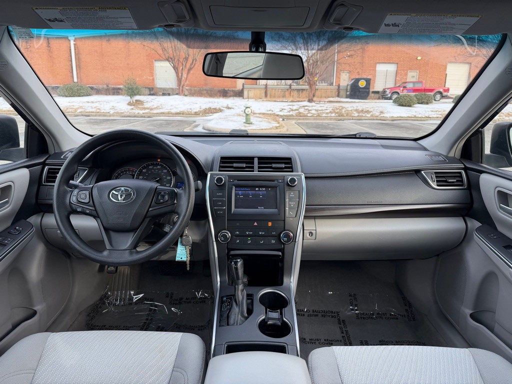 2015 Toyota Camry Image 12