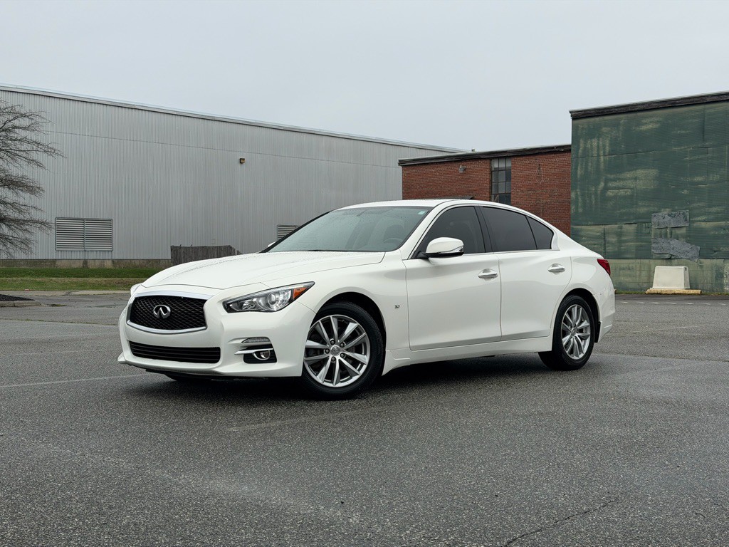 2015 INFINITI Q50 Image 1