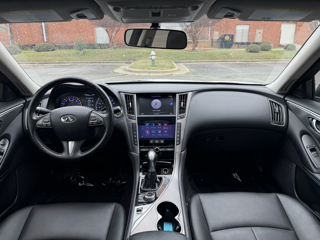 2015 INFINITI Q50 Image 10