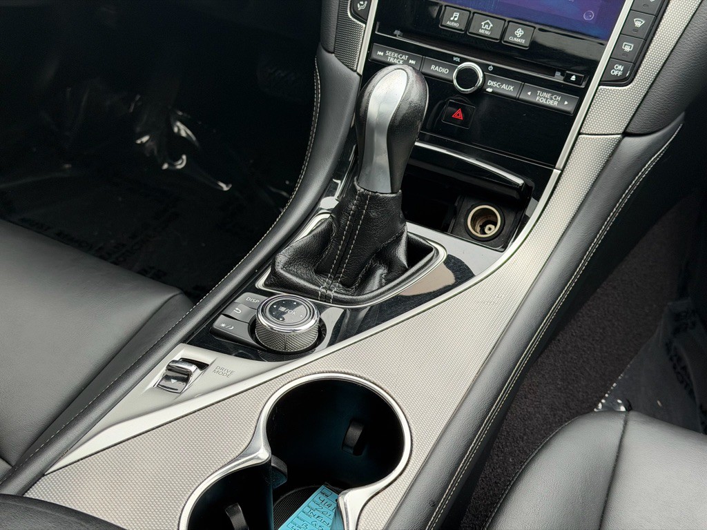 2015 INFINITI Q50 Image 12