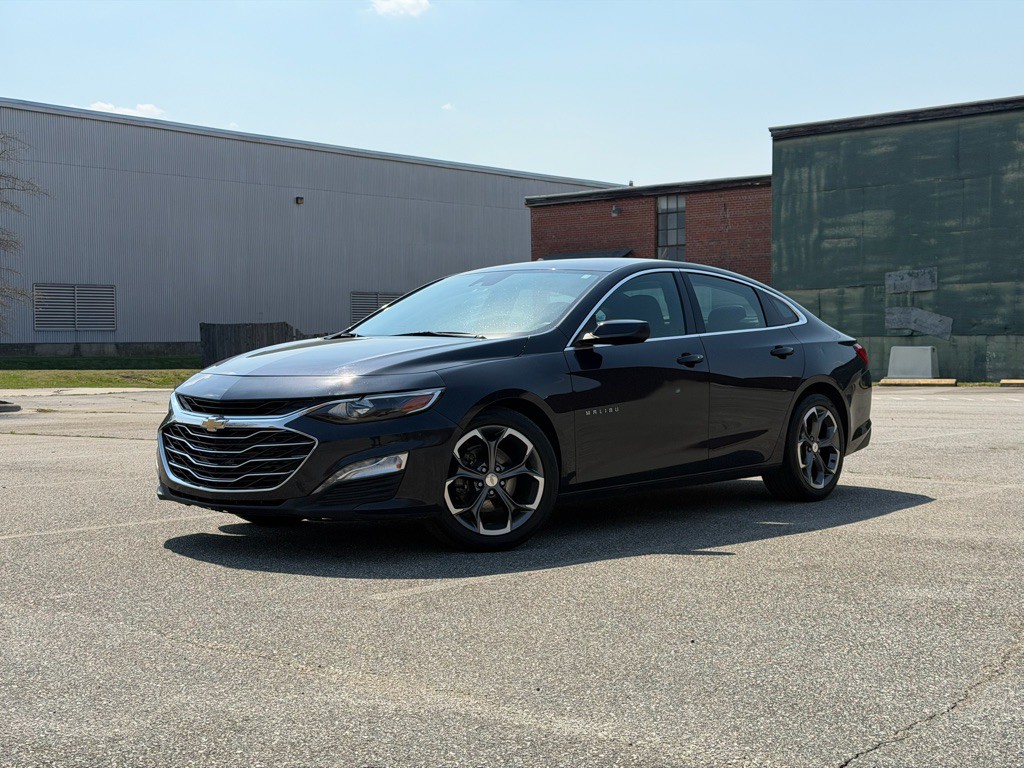 2023 Chevrolet Malibu Image 1