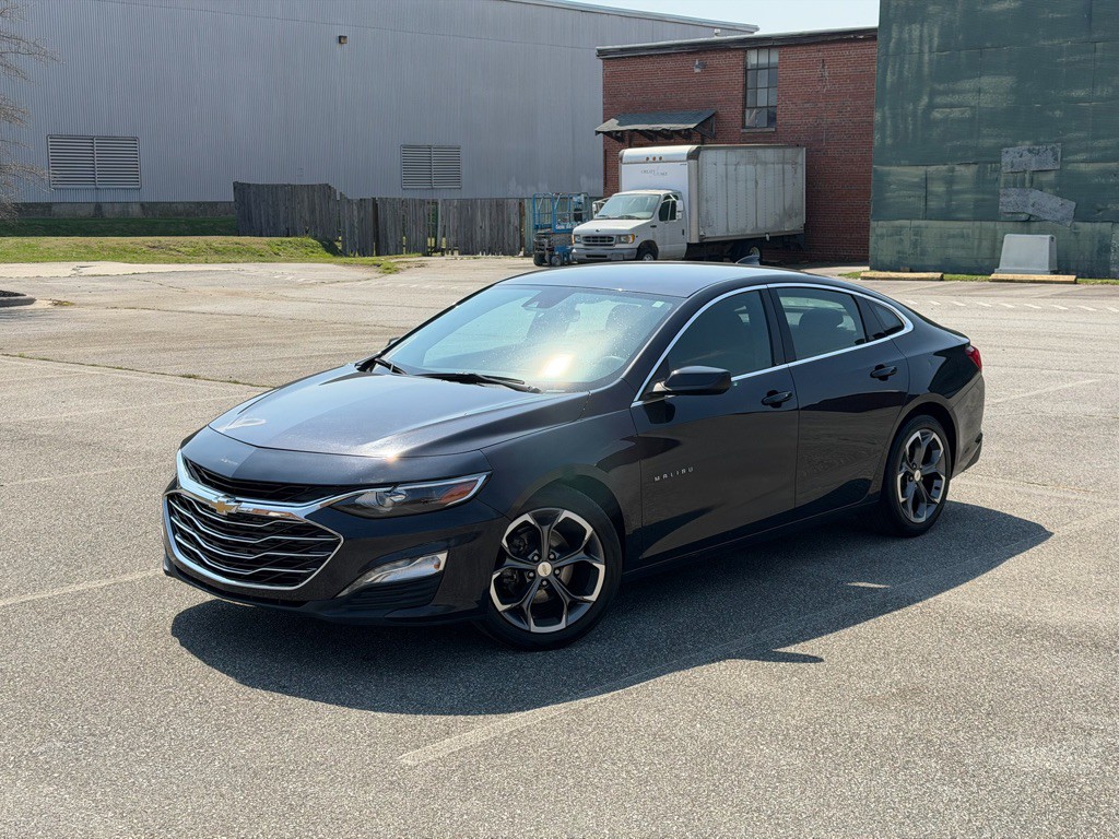2023 Chevrolet Malibu Image 2