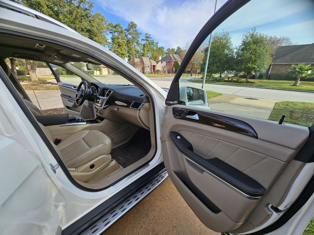 2014 Mercedes-Benz GL-Class Image 17