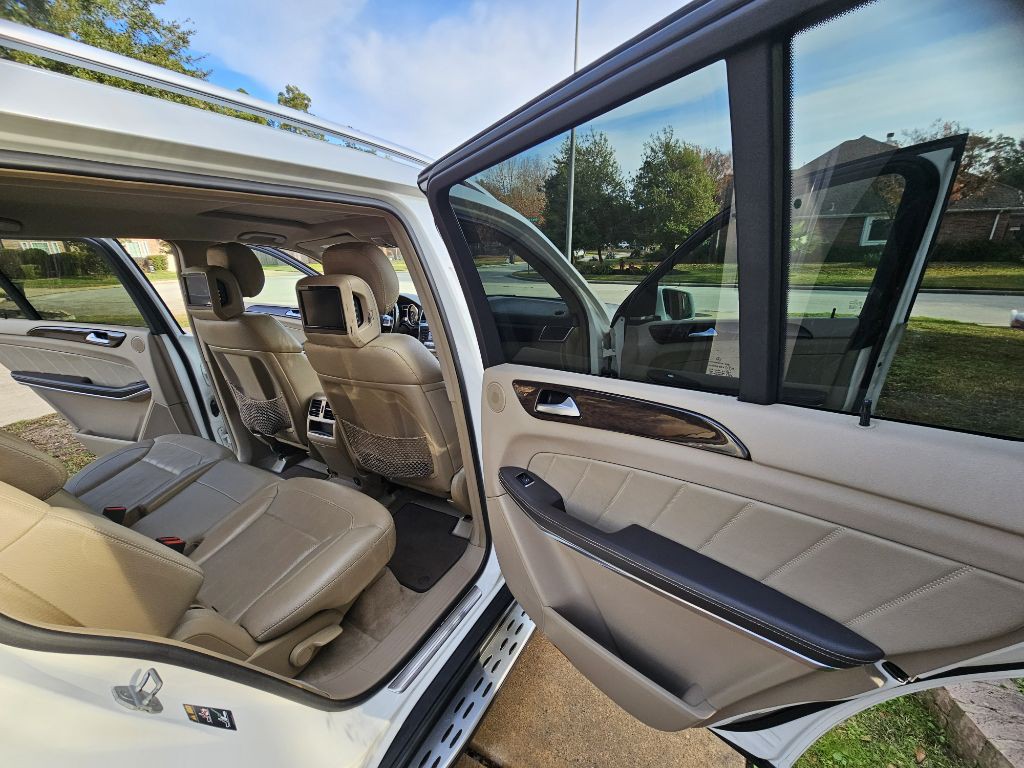 2014 Mercedes-Benz GL-Class Image 18