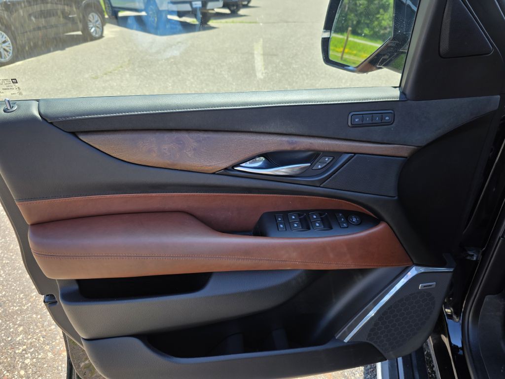 2019 Cadillac Escalade Image 10