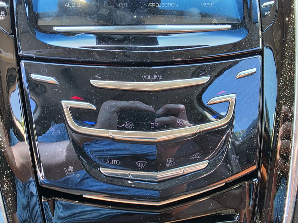 2019 Cadillac Escalade Image 16