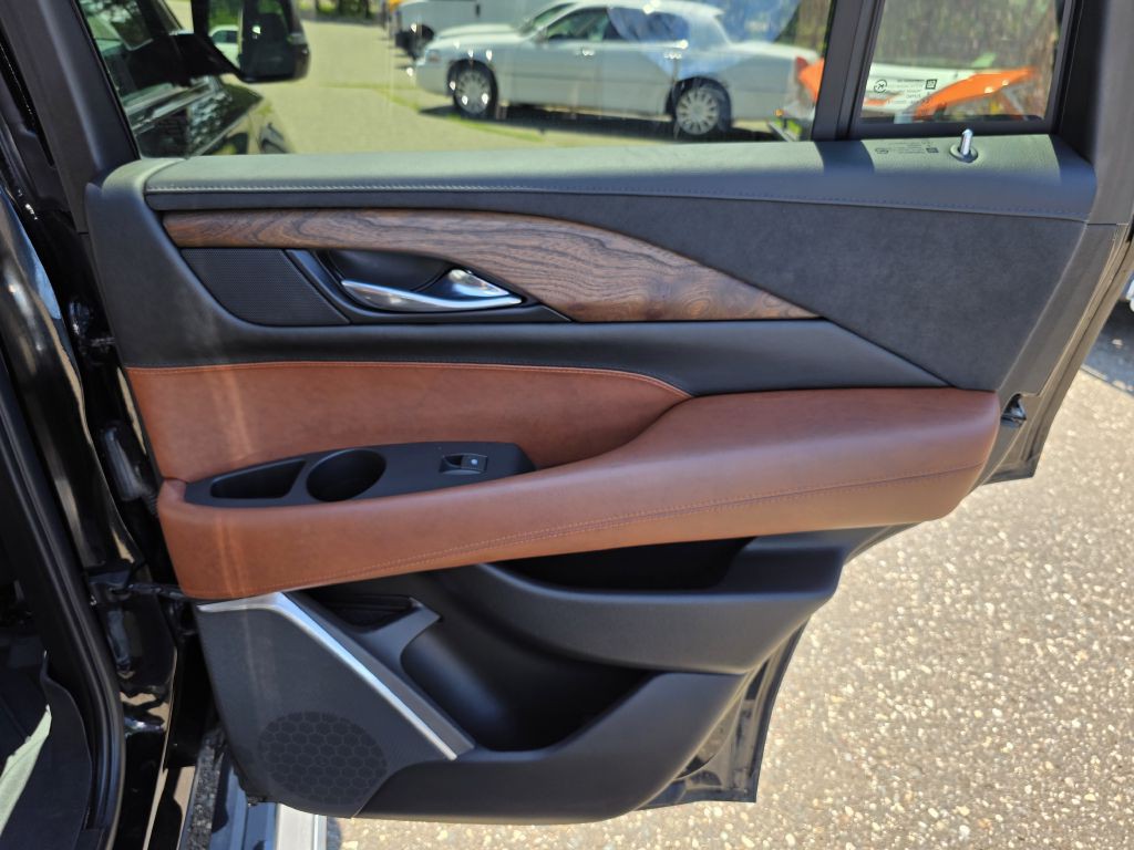 2019 Cadillac Escalade Image 32