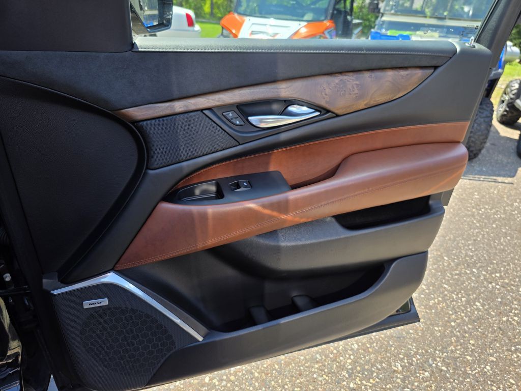2019 Cadillac Escalade Image 35