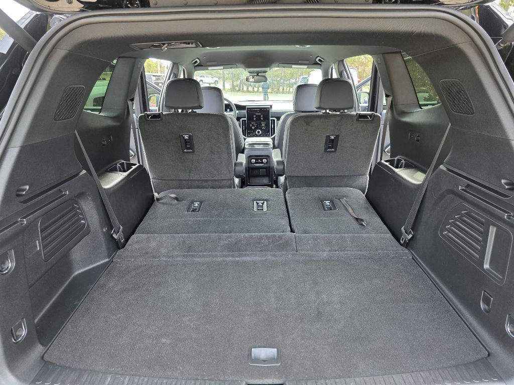 2024 GMC Acadia Image 35