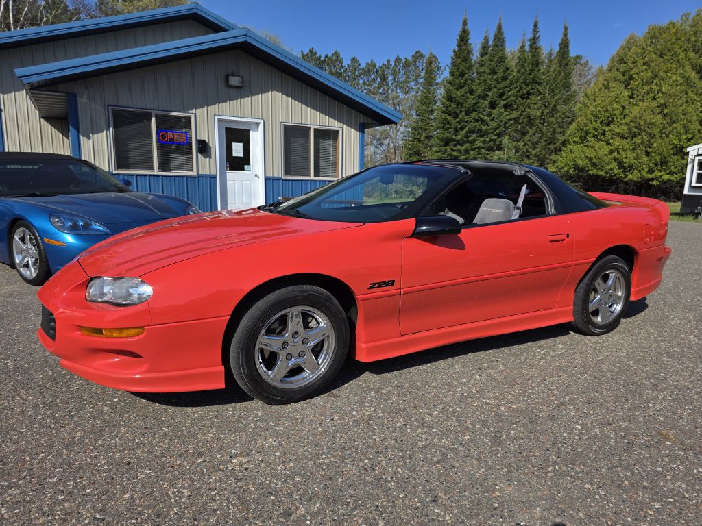 1999 Chevrolet Camaro Image 2