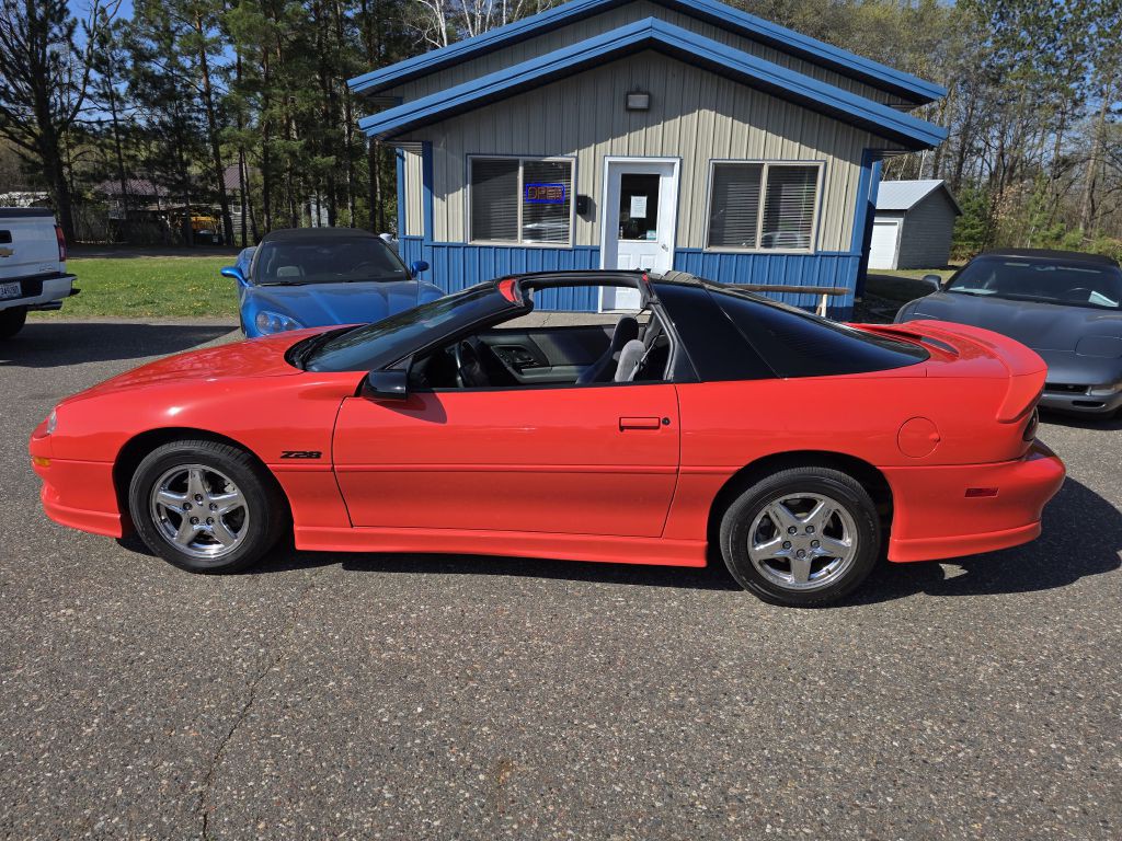 1999 Chevrolet Camaro Image 3