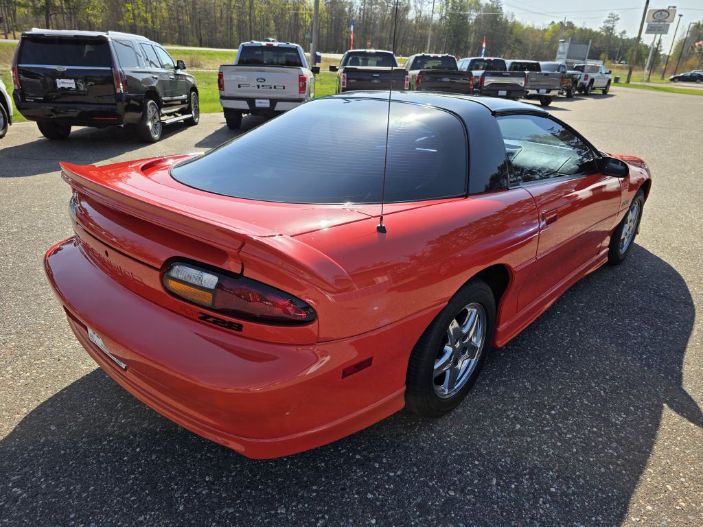 1999 Chevrolet Camaro Image 7