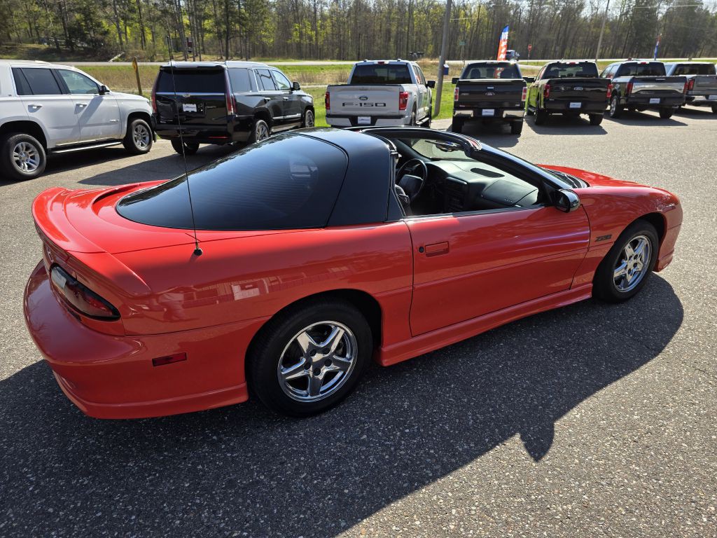 1999 Chevrolet Camaro Image 8