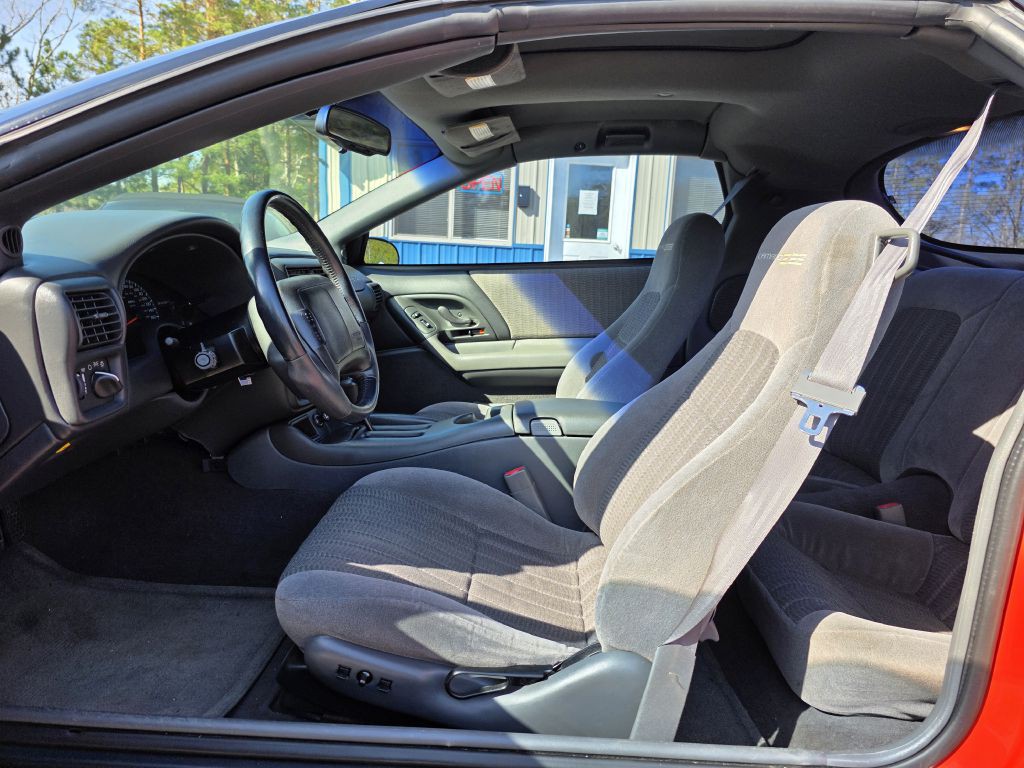 1999 Chevrolet Camaro Image 15