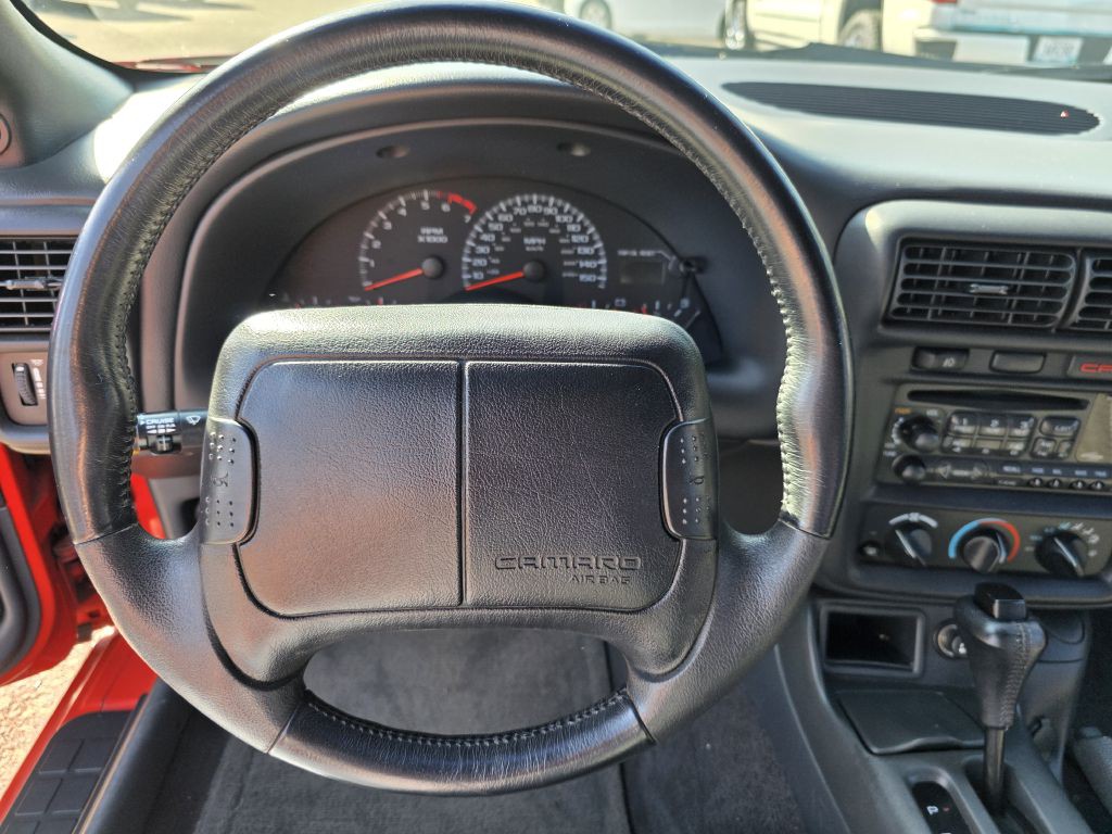 1999 Chevrolet Camaro Image 16