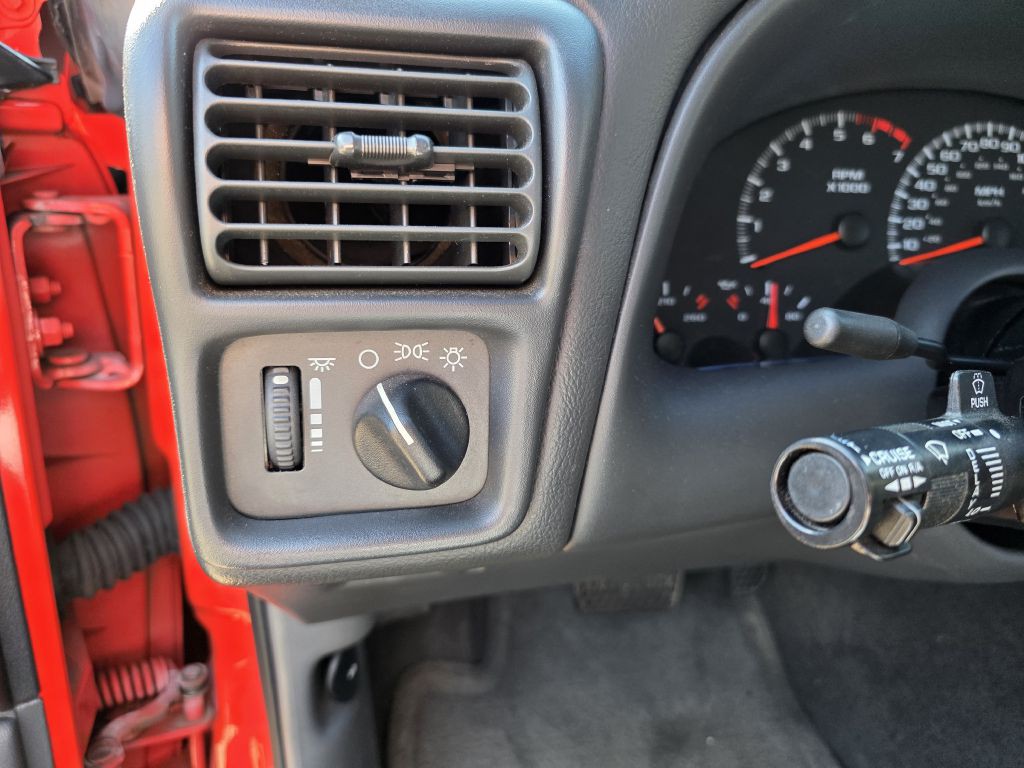 1999 Chevrolet Camaro Image 19