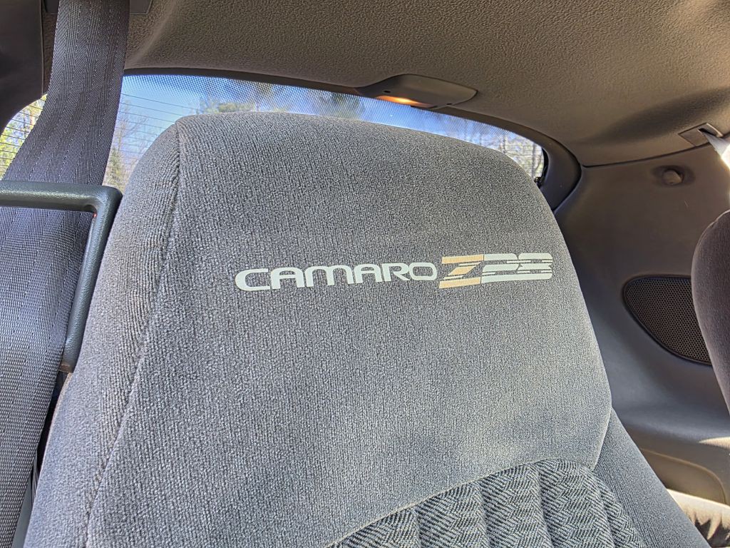 1999 Chevrolet Camaro Image 24