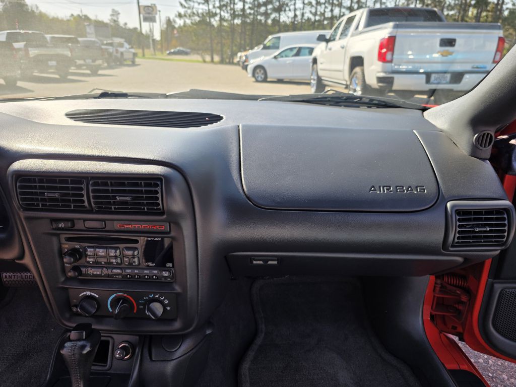 1999 Chevrolet Camaro Image 25