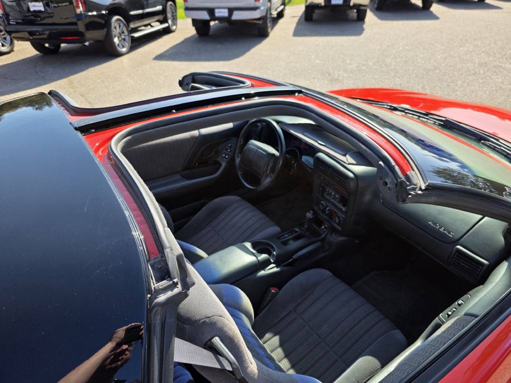 1999 Chevrolet Camaro Image 33