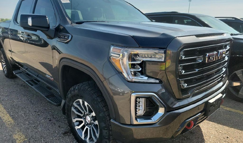 2019 GMC Sierra Image 2