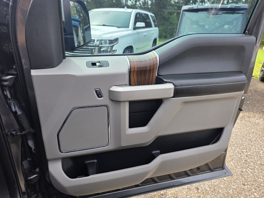 2017 Ford F-150 Image 28