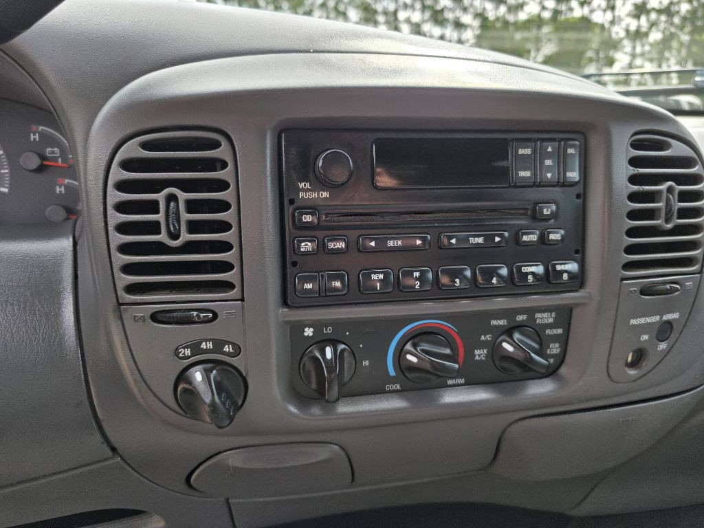 2003 Ford F-150 Image 13