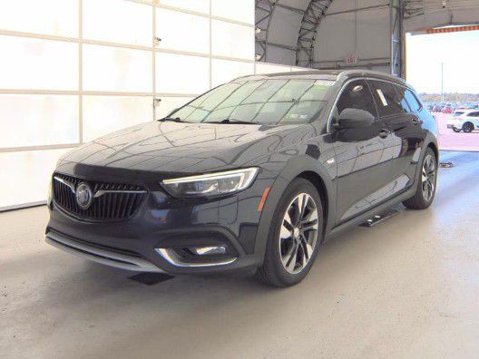2018 Buick Regal Image 1