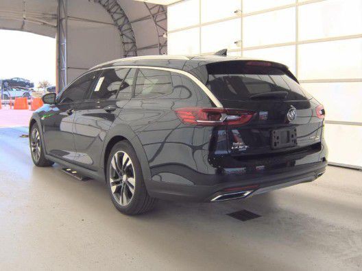 2018 Buick Regal Image 2