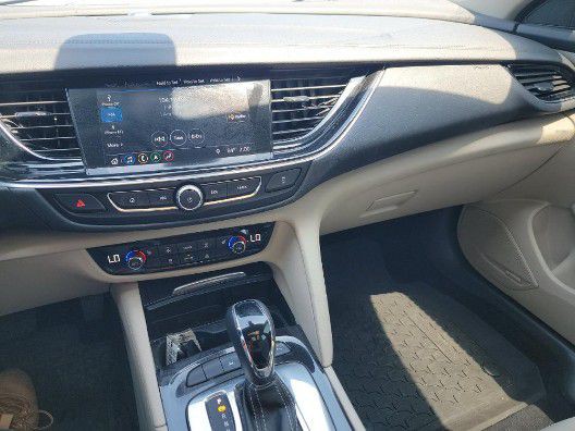 2018 Buick Regal Image 8