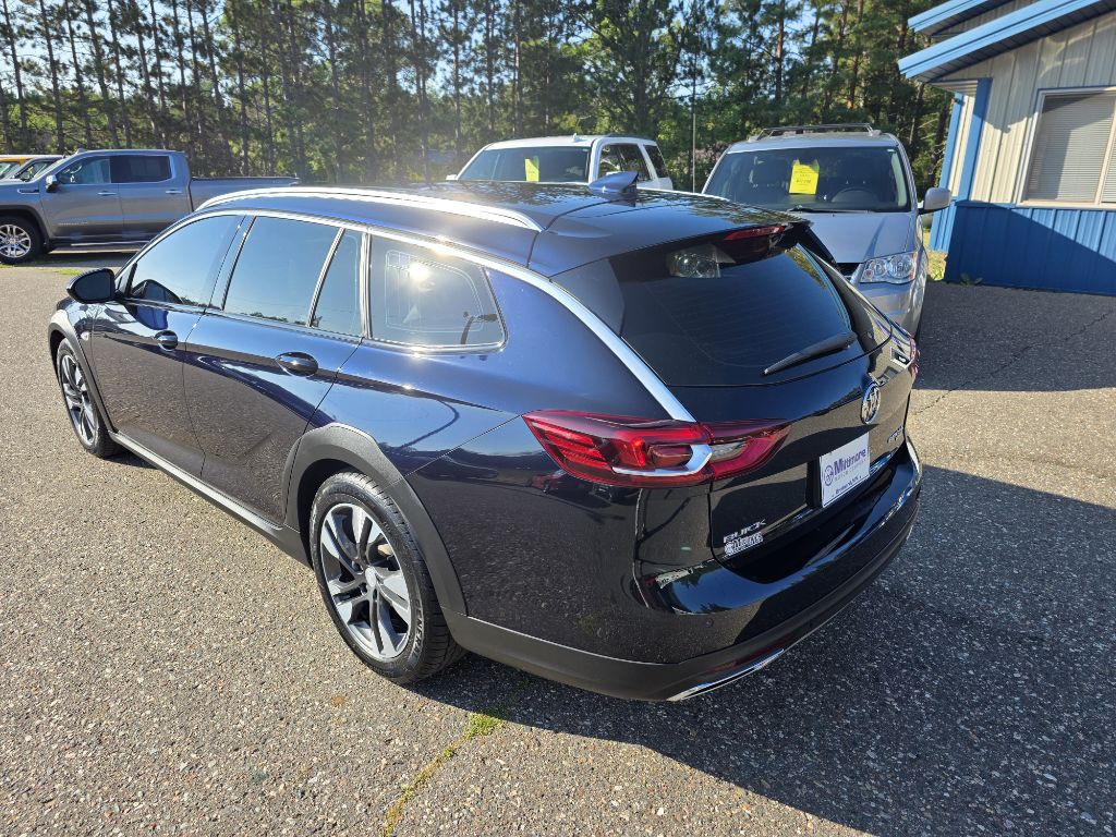 2018 Buick Regal Image 2
