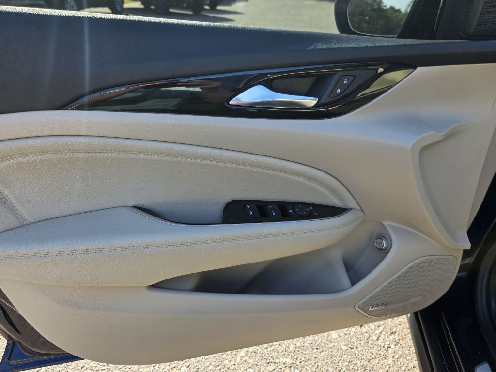 2018 Buick Regal Image 9