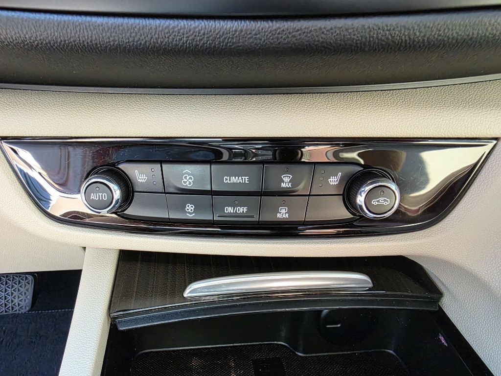 2018 Buick Regal Image 16